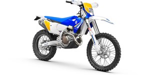 Husqvarna 701 Supermoto 2023 vs Husqvarna FE 501 Heritage 2025