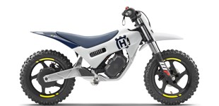 Husqvarna EE 2 2025 vs MV Agusta F4 2018