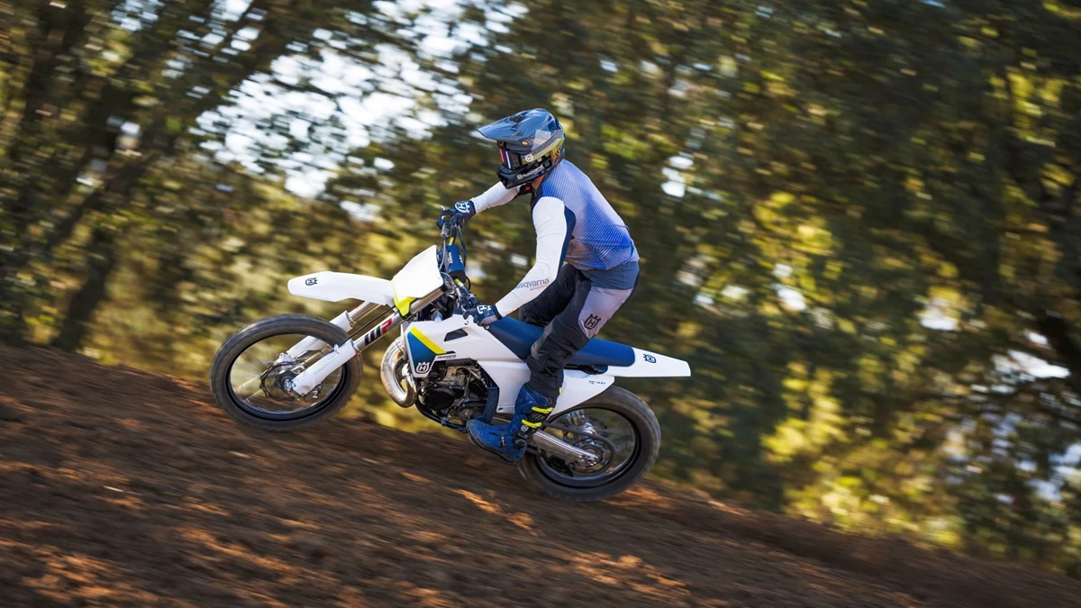 Husqvarna TC 300 Bild 3: Husqvarna TC 300