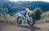Husqvarna TC 300 Heritage 2025 - Bild 6