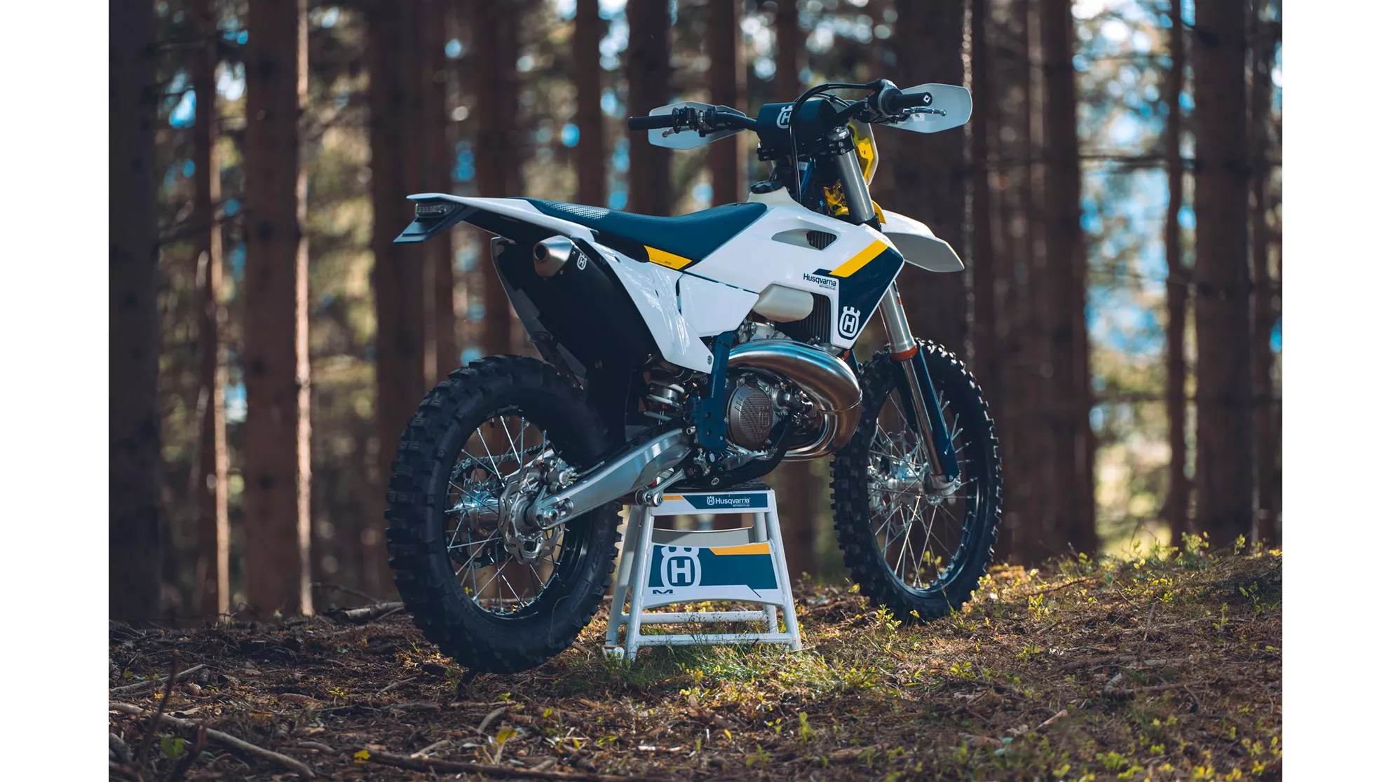 Husqvarna TE 300 - Image 1 Husqvarna TE 300 - Image 1