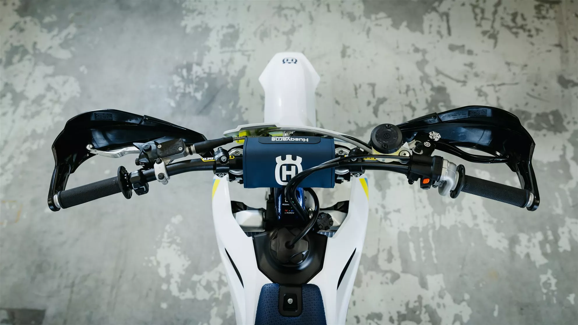 Husqvarna FS 450 - Image 4 Husqvarna FS 450 - Image 4