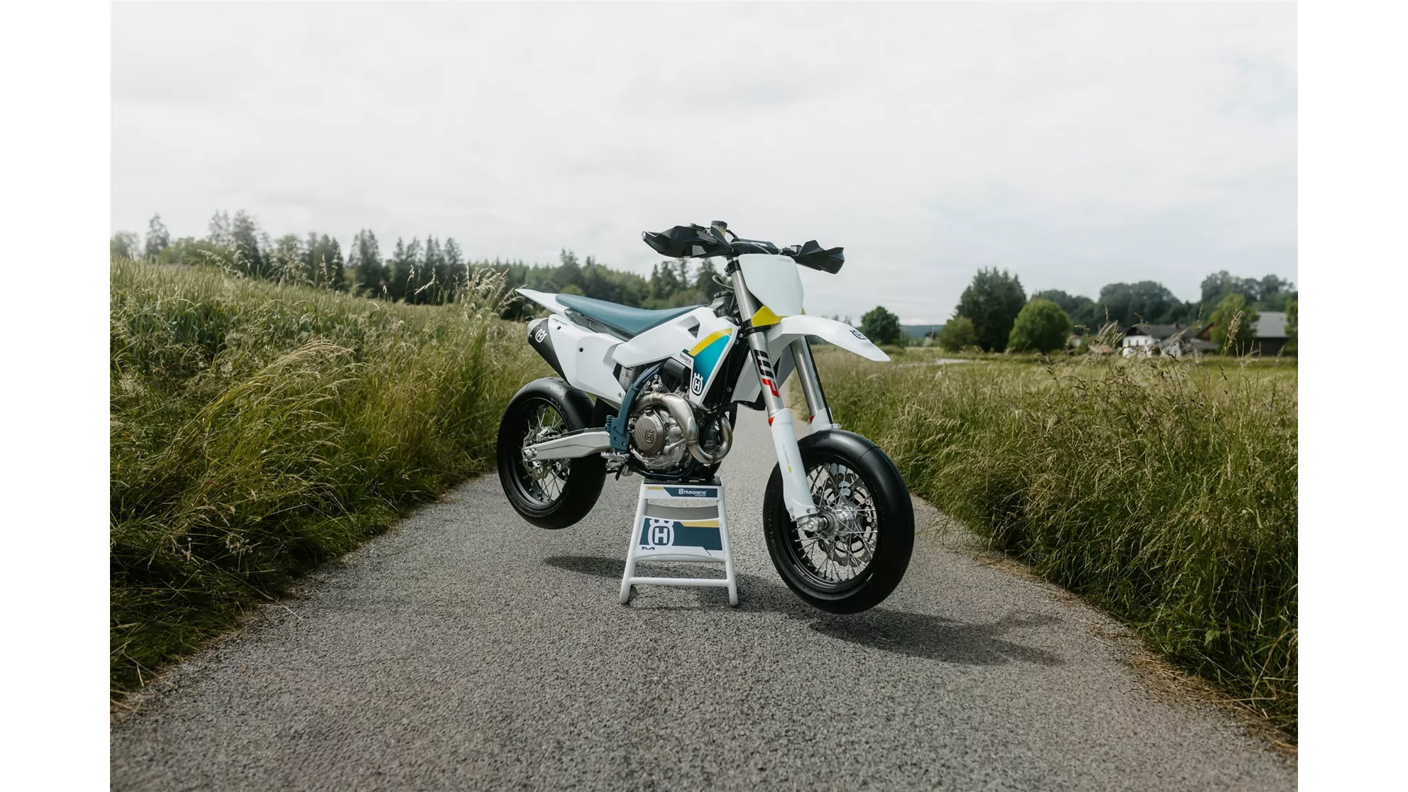 Husqvarna FS 450 - Image 1 Husqvarna FS 450 - Image 1