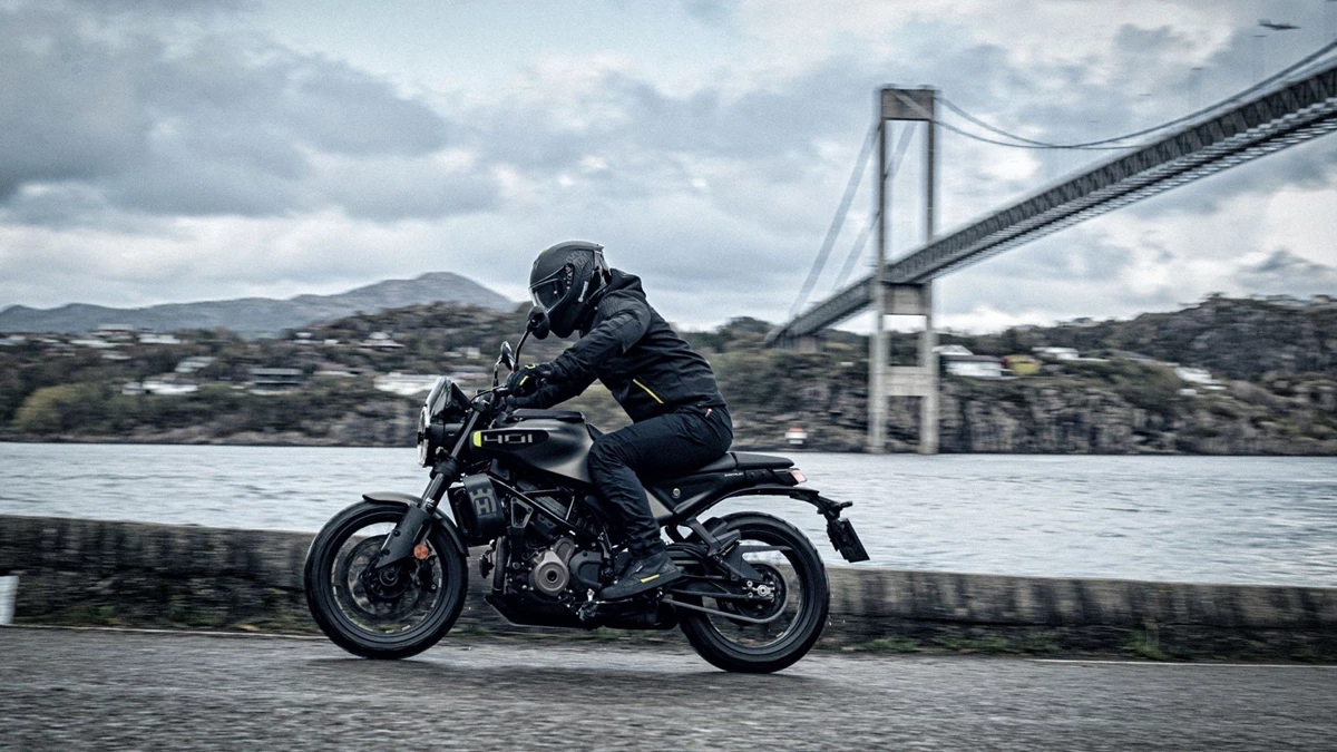 Husqvarna Svartpilen 401 Bild 2: Husqvarna Svartpilen 401