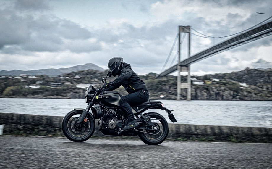 Husqvarna Svartpilen 401 Bild 2: Husqvarna Svartpilen 401