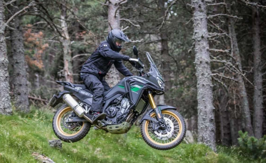 Rieju Aventura 500i Bild 6: Rieju Aventura 500i