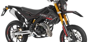 Rieju MRT 50 All Black 2025 vs Beta RR Motard 2T 50 X special edition 2025
