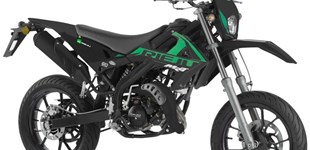 Rieju MRT 50 Europa 2025 vs BMW M 1000 RR 2023