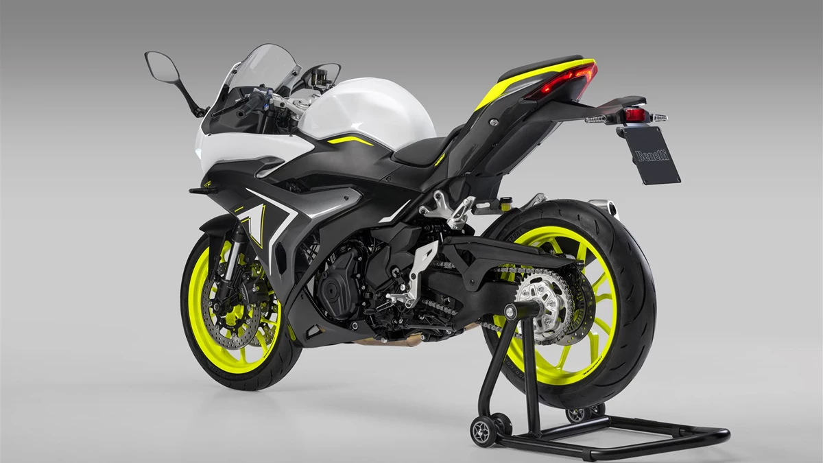 Benelli Tornado 400 Bild 5: Benelli Tornado 400