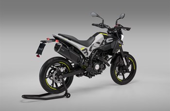 Benelli BKX 125 S 2025 - Bild 8