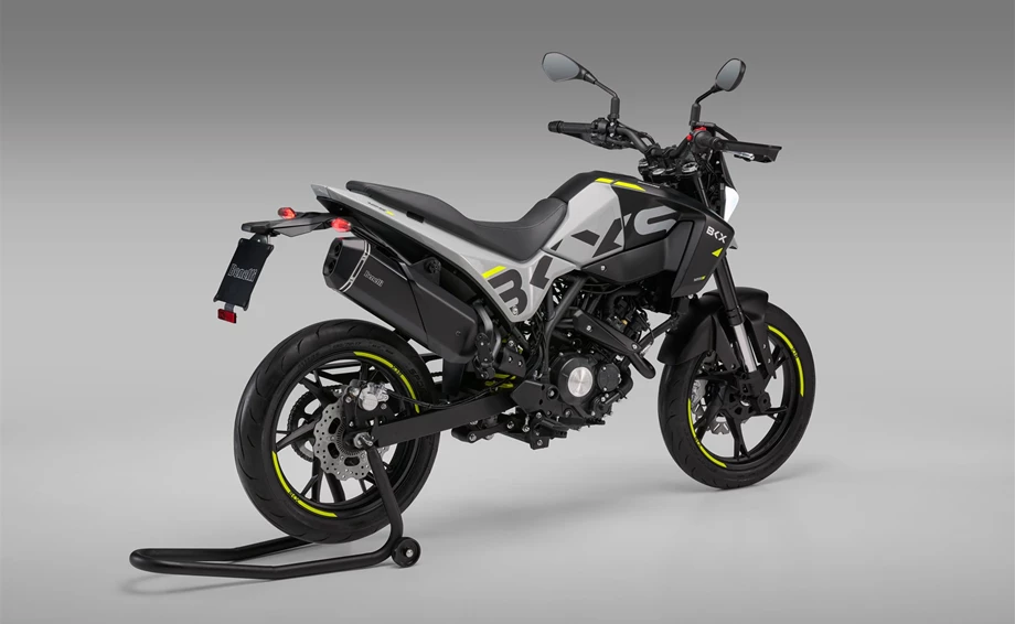 Benelli BKX 125 S Bild 7: Benelli BKX 125 S