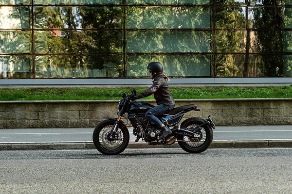 Ducati Scrambler Nightshift () - Bild 2