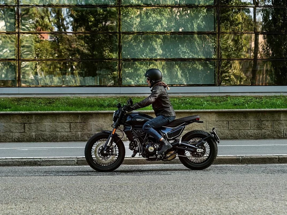 Ducati Scrambler Nightshift Bild 2: Ducati Scrambler Nightshift