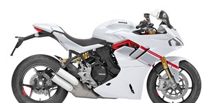 Ducati SuperSport 950 S 2025 vs Ducati Panigale V2 2024