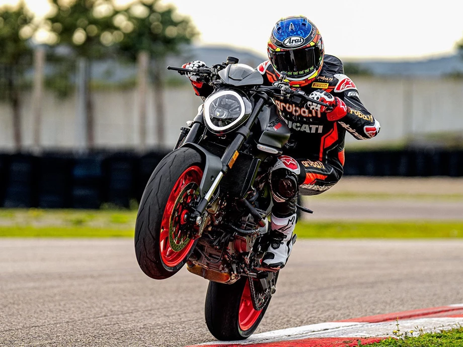 Ducati Monster Bild 6: Ducati Monster