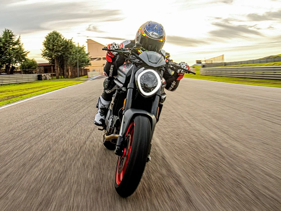 Ducati Monster Bild 7: Ducati Monster