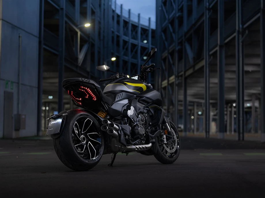 Ducati Diavel V4 Bild 3: Ducati Diavel V4