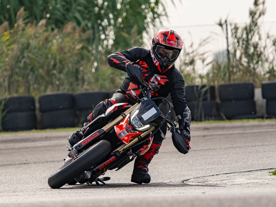 Ducati Hypermotard 698 Mono Bild 10: Ducati Hypermotard 698 Mono