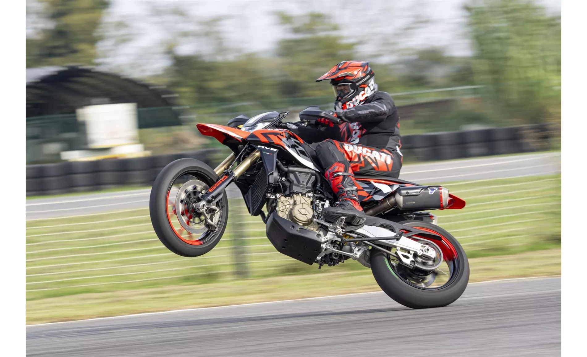 Ducati Hypermotard 698 Mono RVE 2025 Ducati Hypermotard 698 Mono RVE 2025