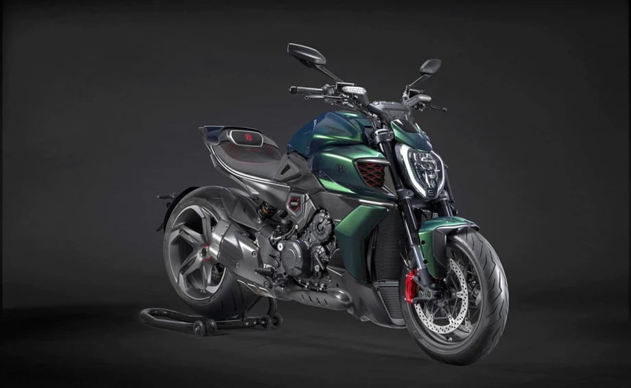 Ducati Diavel for Bentley Bild 3: Ducati Diavel for Bentley
