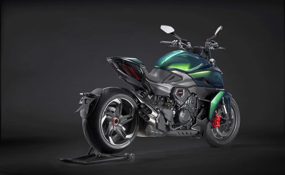 Ducati Diavel for Bentley Bild 4: Ducati Diavel for Bentley
