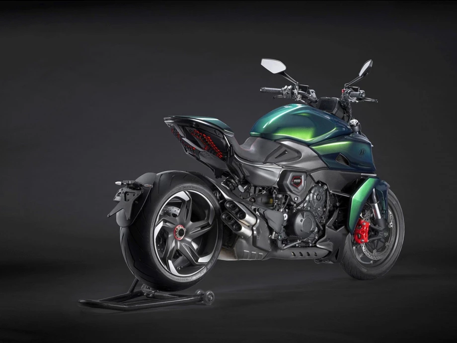 Ducati Diavel for Bentley Bild 4: Ducati Diavel for Bentley