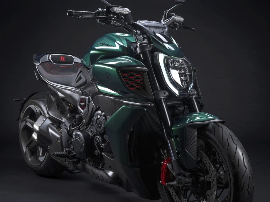 Ducati Diavel for Bentley Bild 7: Ducati Diavel for Bentley