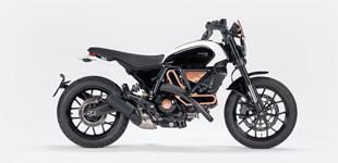 Ducati Scrambler 1100 Sport PRO 2024 vs Ducati Scrambler 10° Anniversario Rizoma Edition 2025