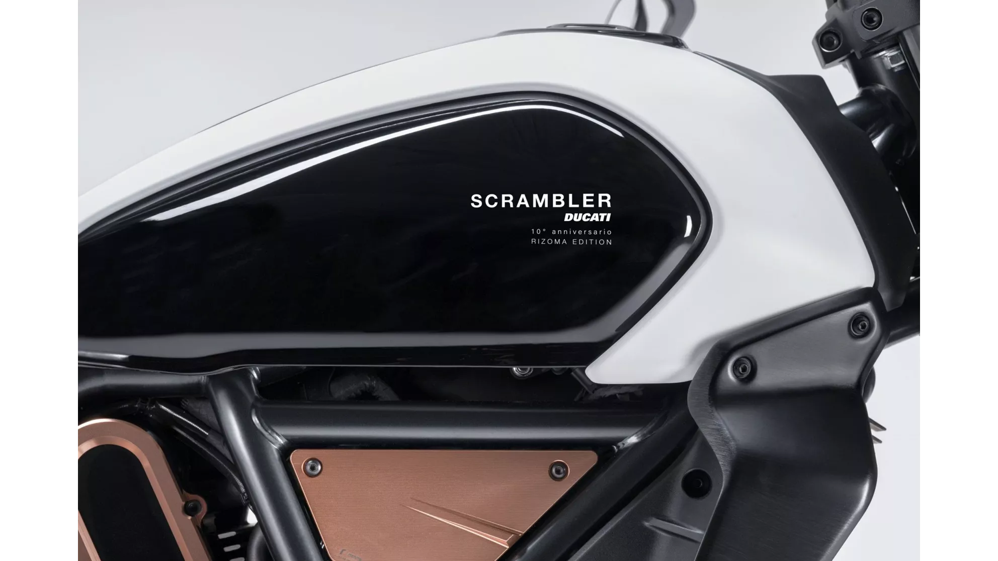 Ducati Scrambler 10° Anniversario Rizoma Edition 2025 - Image 18 Ducati Scrambler 10° Anniversario Rizoma Edition 2025 - Image 18
