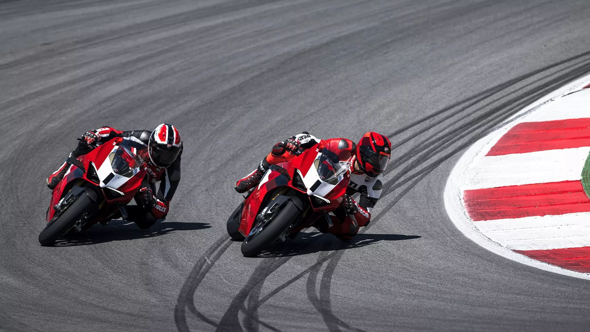 Ducati Panigale V4 R - Image 11 Ducati Panigale V4 R - Image 11