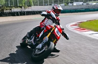 Ducati Hypermotard 950 SP 2025 - Bild 15 Ducati Hypermotard 950 SP 2025 - Bild 15