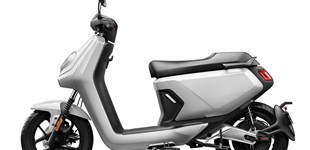 Vespa Primavera Elettrica 45 2025 vs NIU MQi GT 45 2025