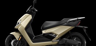 NIU FQi 500 2025 vs Kymco Sky Town 125i ABS 2024