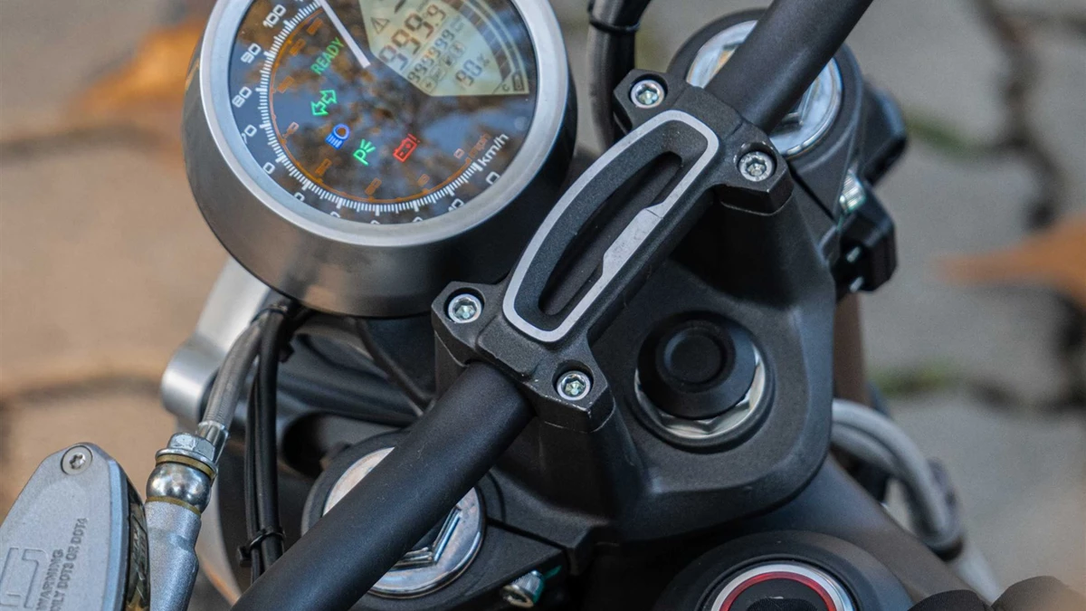 Super Soco TC Eco 45 km/h Bild 9: Super Soco TC Eco 45 km/h