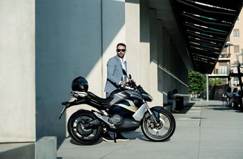 Super Soco TS Streethunter 75 km/h 2025 - Bild 7