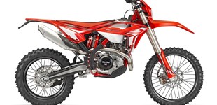 Beta RR 4T 430 2024 vs KTM 690 SMC R 2024