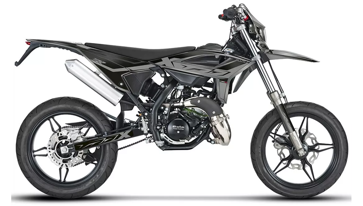 Beta RR Motard 2T 50 X Special Edition 2025 Vs Beta RR Enduro 50 2013 Beta RR Motard 2T 50 X Special Edition 2025 Vs Beta RR Enduro 50 2013