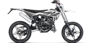 Beta RR MOTARD 2T 50 SPORT 2025 vs Beta RR 50 Racing 2024