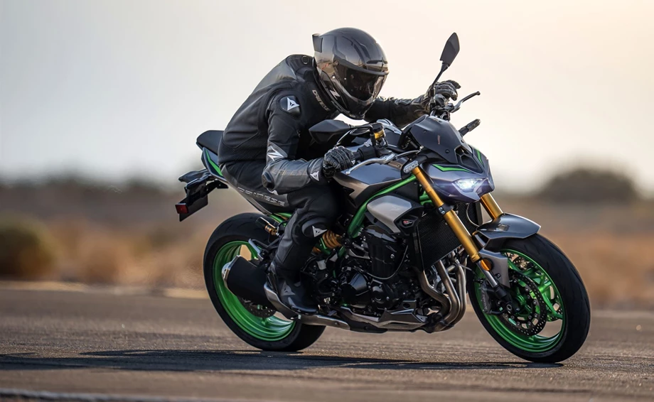 Kawasaki Z900 SE Bild 2: Kawasaki Z900 SE