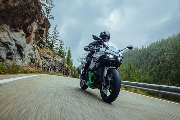 Kawasaki Ninja 7 Hybrid () - Bild 7