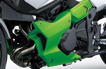 Kawasaki Ninja 7 Hybrid 2025 - Bild 13