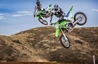 Kawasaki KX450 50th Anniversary Edition 2025 - Bild 4