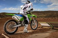 Kawasaki KX450 50th Anniversary Edition 2025 - Bild 8