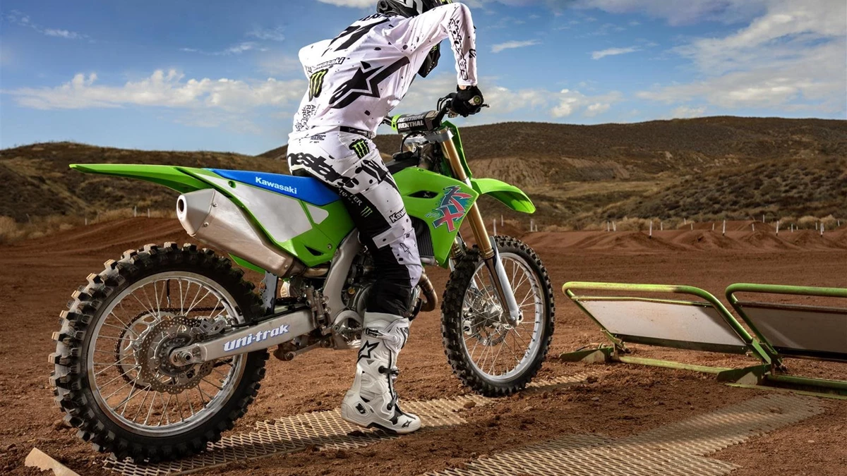 Kawasaki KX450 50th Anniversary Edition Bild 7: Kawasaki KX450 50th Anniversary Edition
