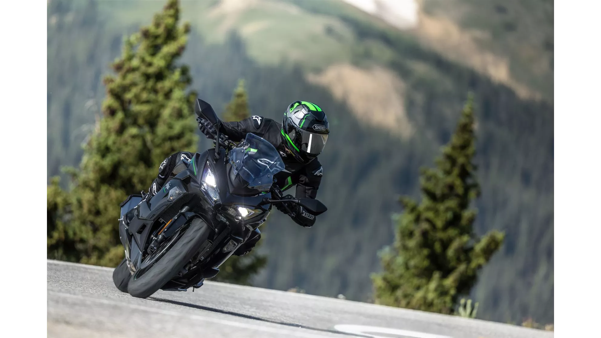 Kawasaki Ninja 1100SX 2025 - Image 20 Kawasaki Ninja 1100SX 2025 - Image 20