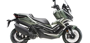 Zontes 368 G 2025 vs Piaggio Beverly 400 S 2025 Zontes 368 G 2025 vs Piaggio Beverly 400 S 2025