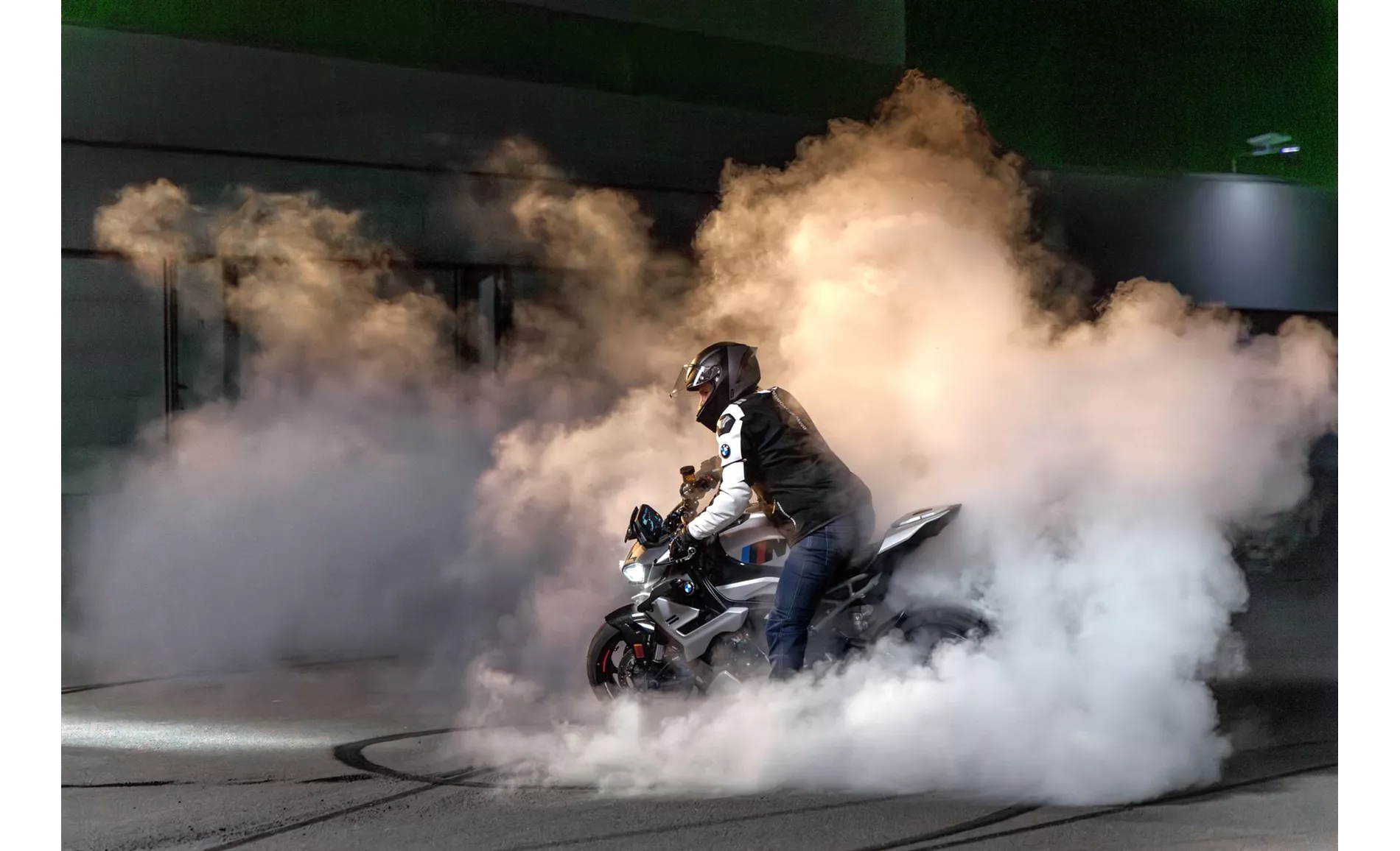 BMW M 1000 R 2025 BMW M 1000 R 2025