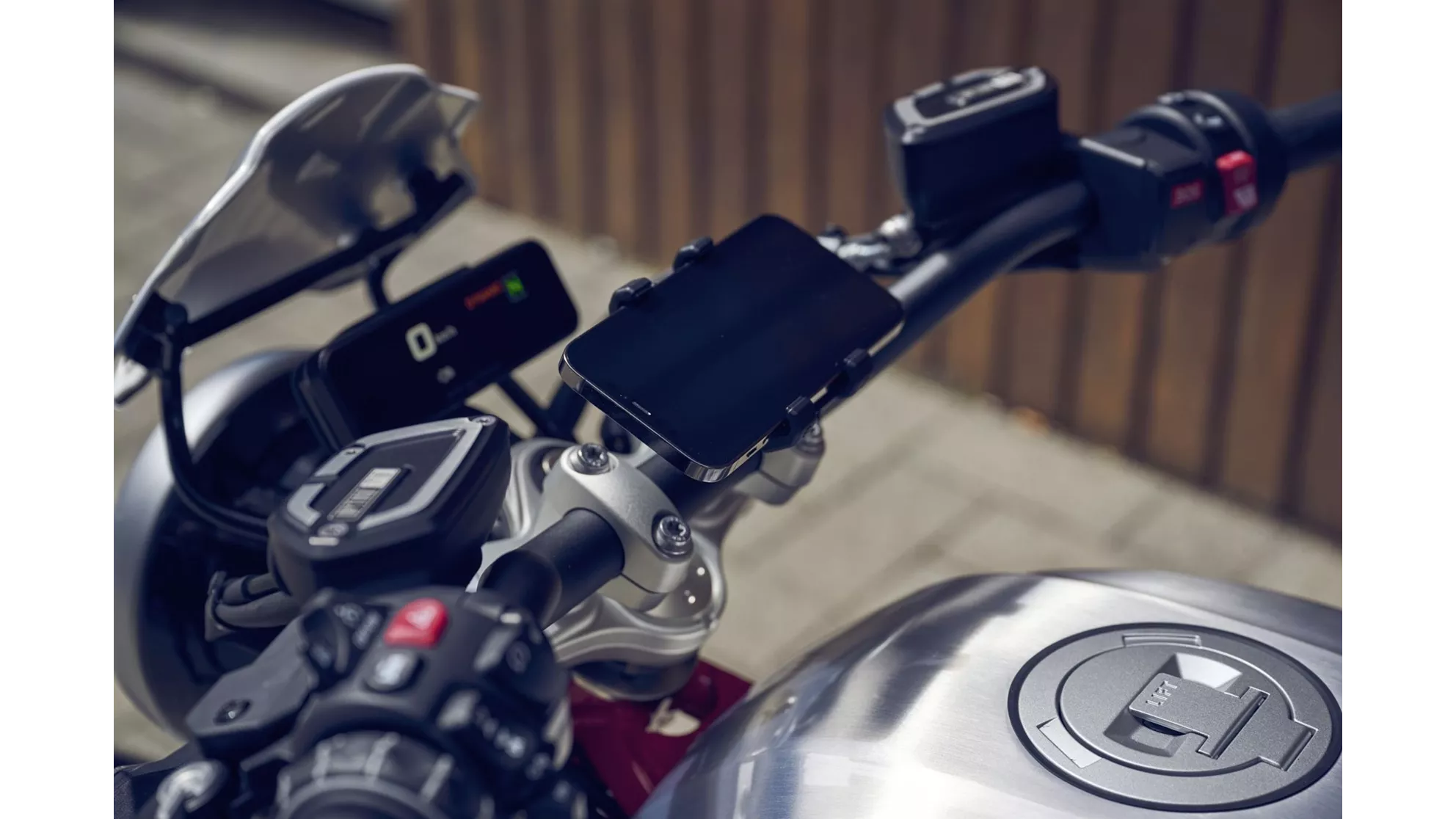 BMW R 12 nineT - Image 18 BMW R 12 nineT - Image 18