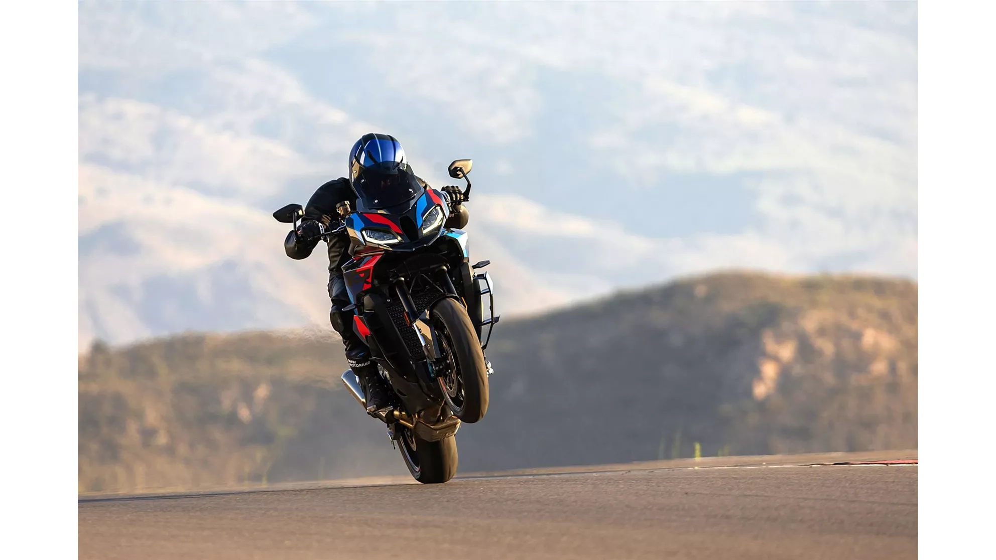 BMW M 1000 XR - Obraz 2 BMW M 1000 XR - Obraz 2