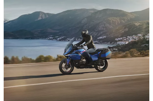 BMW R 1200 RT 2018 vs BMW R 1300 RT 2025